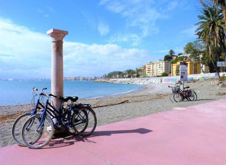 Apartamento en la Playa en Paseo Maritimo Málaga Exterior foto